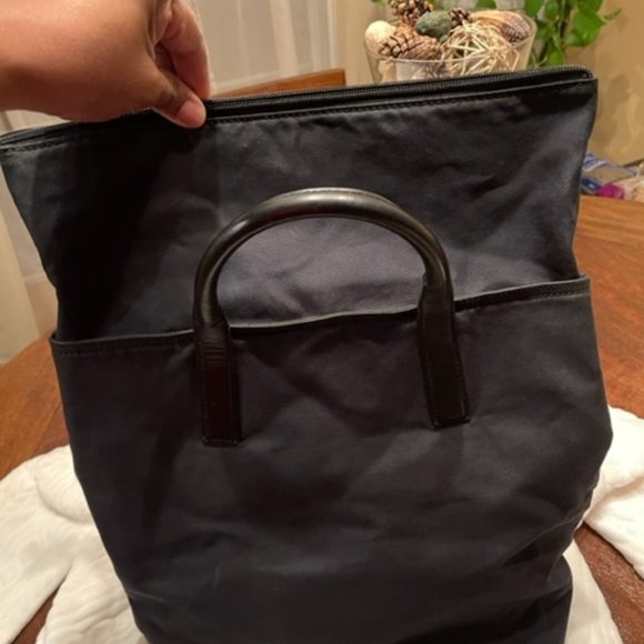 GUCCI AUTHENTIC NYLON AND LEATHER TOTE WITH TOP EXTENDER - Picture 7 of 14